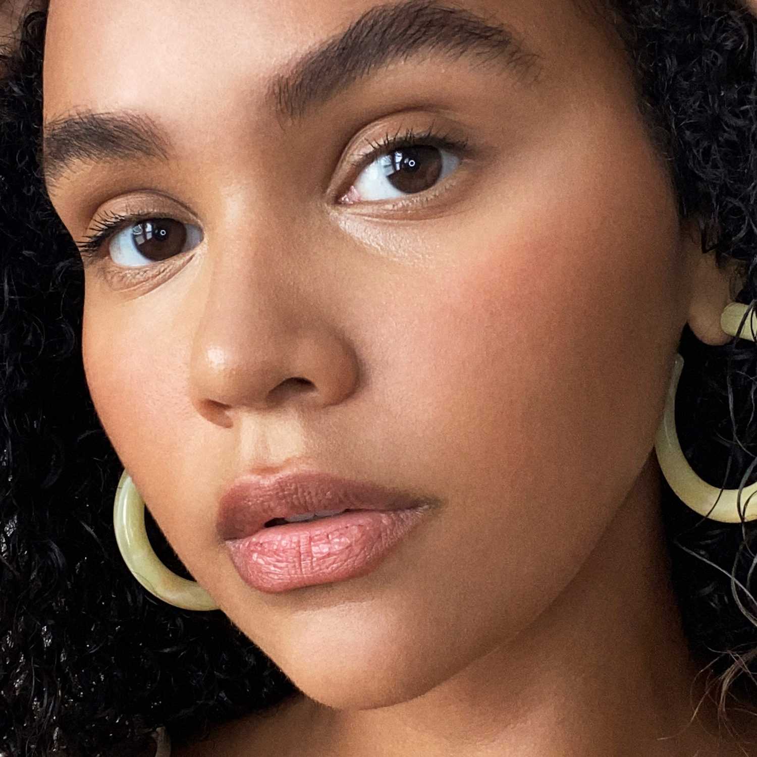 LIQUID TOUCH BRIGHTENING CONCEALER (CORRECTOR)